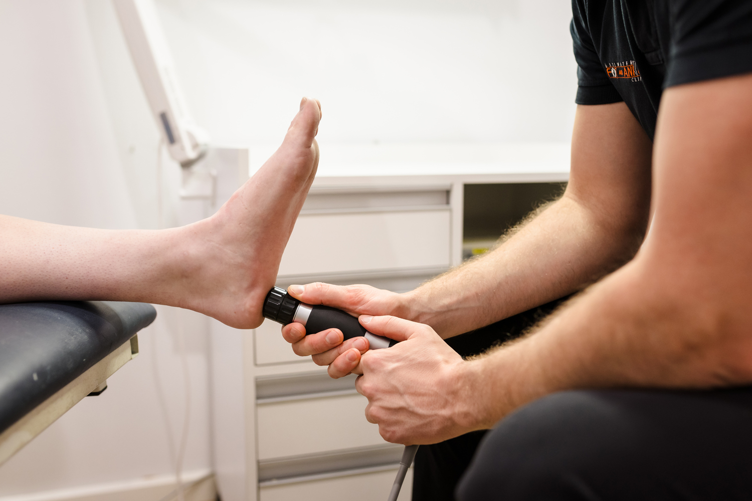 Shockwave therapy treatment in the clinic